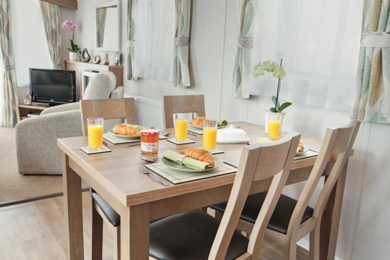 Heavenly Haven Hotel Lymington Bagian luar foto