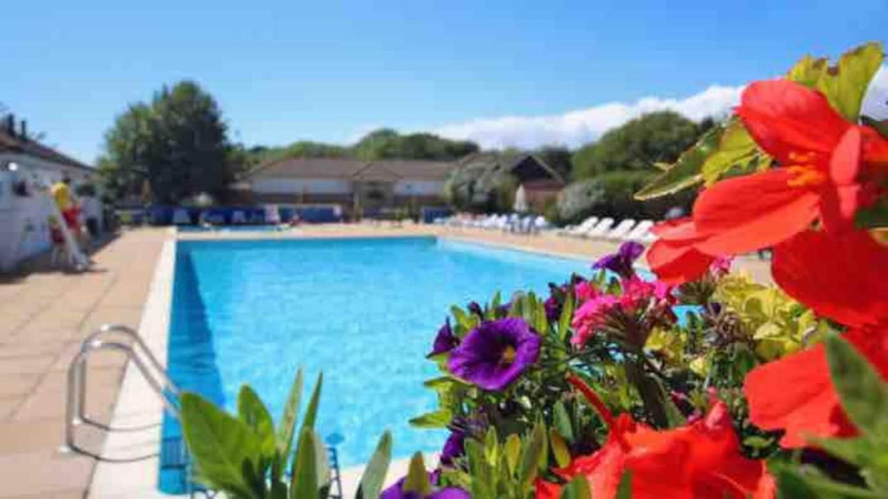 Heavenly Haven Hotel Lymington Bagian luar foto