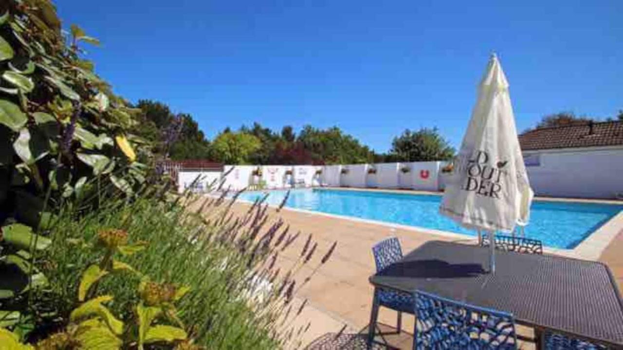 Heavenly Haven Hotel Lymington Bagian luar foto