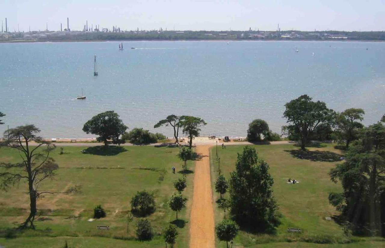 Heavenly Haven Hotel Lymington Bagian luar foto