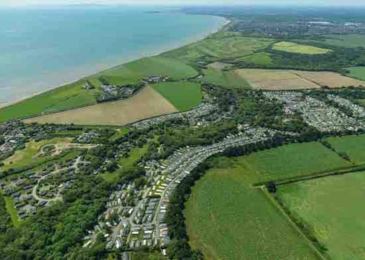Heavenly Haven Hotel Lymington Bagian luar foto